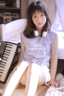 总裁抱着她边开做H